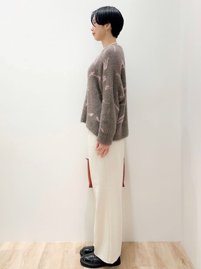 yurieさんの「OPAQUE.CLIP｜アート柄シャギーニット【洗濯機OK】」を使ったコーディネート