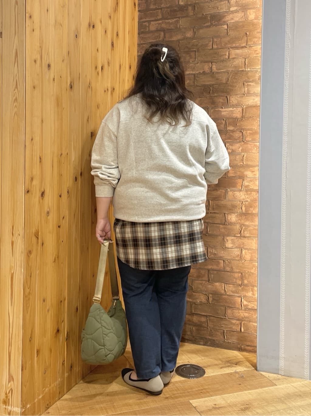Risaさんの「SHOO･LA･RUE｜【S-LL】柔らかさが癖になる 起毛コットン オーバーサイズシャツ」を使ったコーディネート