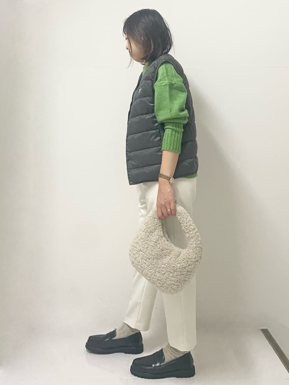 ISOさんの「Dessin｜【ウエストゴム/裏地付き】コンフォートテーパードパンツ」を使ったコーディネート