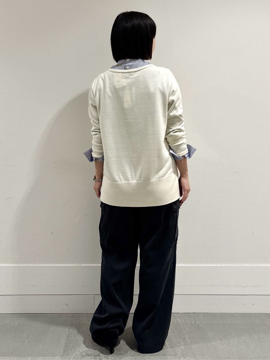 モエカさんの「UNTITLED｜【8色展開/体型カバー】魅せるタイムレスニット」を使ったコーディネート