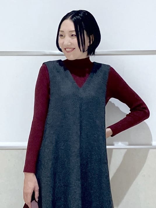 eriko さんの「Dessin｜【洗える】Vネックジャンパースカート」を使ったコーディネート