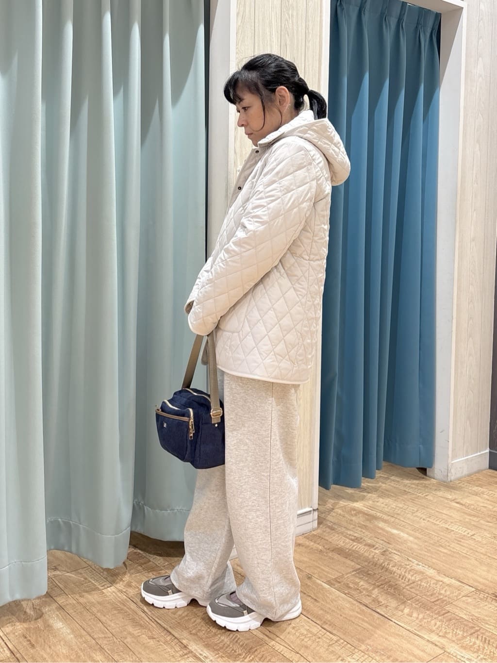 わかさんの「SHOO･LA･RUE｜【洗濯機可/S-LL】シルエットが変えられる 楽ちんスウェットパンツ」を使ったコーディネート