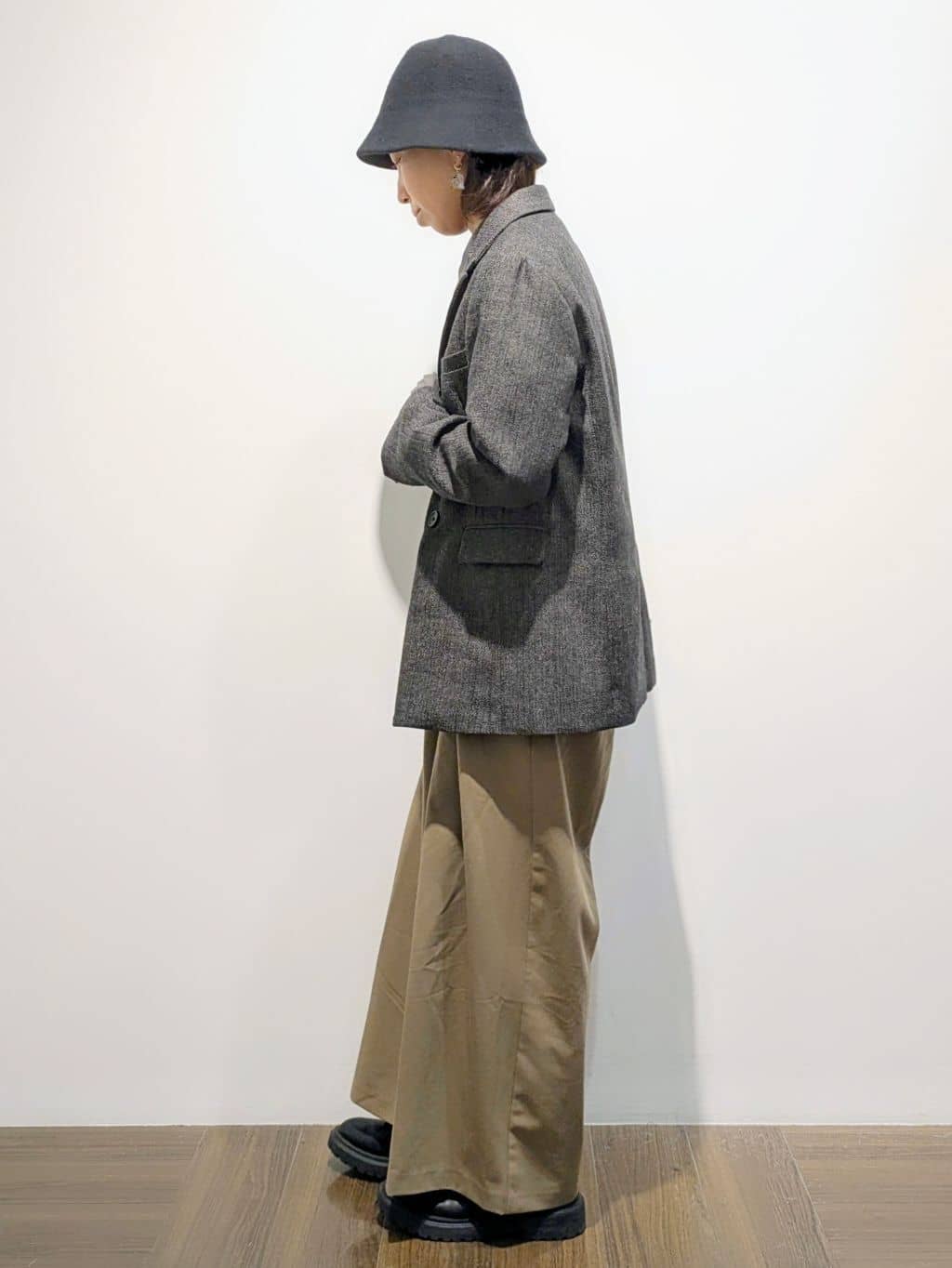 4410さんの「THE SHOP TK｜サス付きタックワイドパンツ」を使ったコーディネート