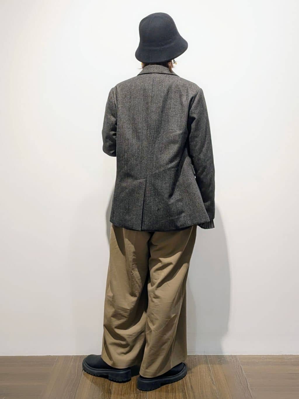 4410さんの「THE SHOP TK｜サス付きタックワイドパンツ」を使ったコーディネート