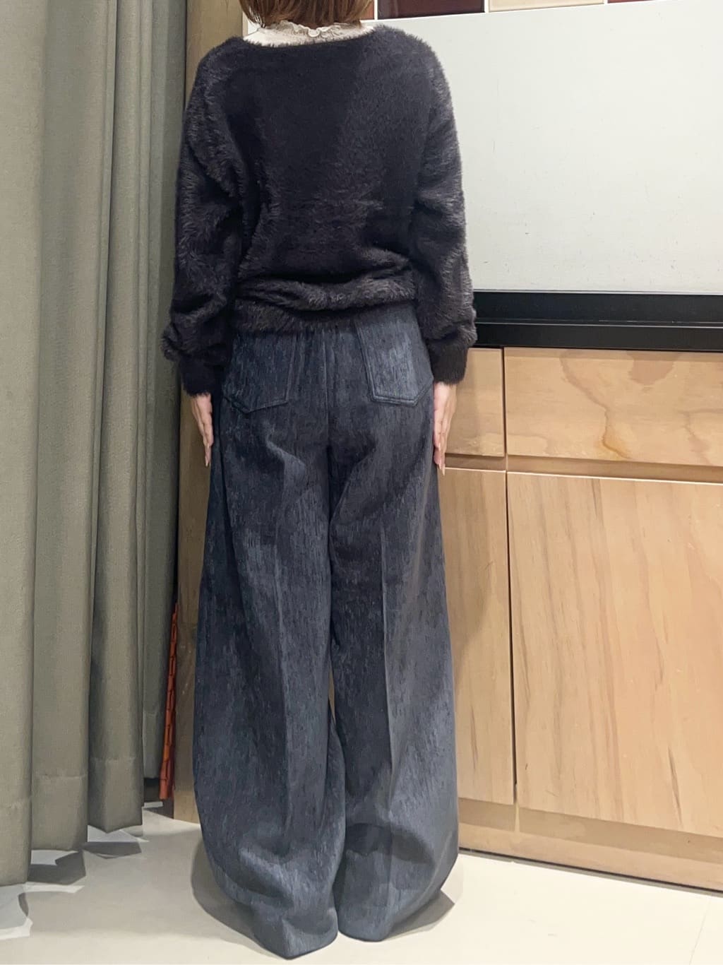 かのさんの「THE SHOP TK｜【華やかで柔らか】ふわふわフェザーニット/洗える・前後2WAY」を使ったコーディネート