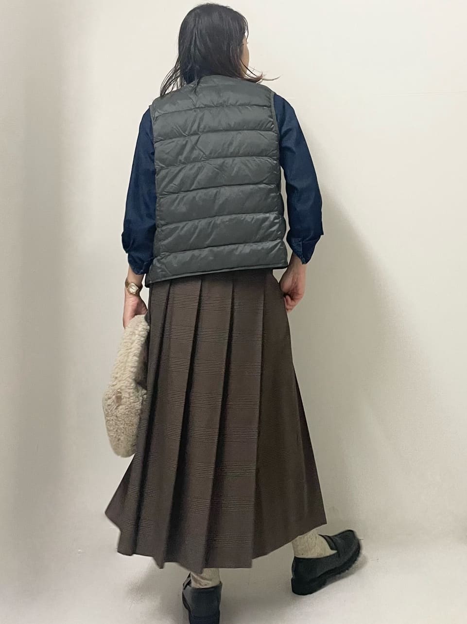ISOさんの「Dessin｜【洗える】ワイドプリーツスカート」を使ったコーディネート