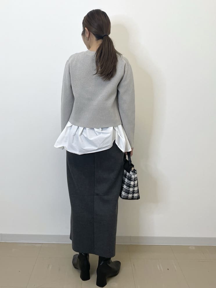 Akiさんの「OPAQUE.CLIP｜《ツインセット》ショートラメニット&times;フレアタンクトップ【洗濯機OK】」を使ったコーディネート