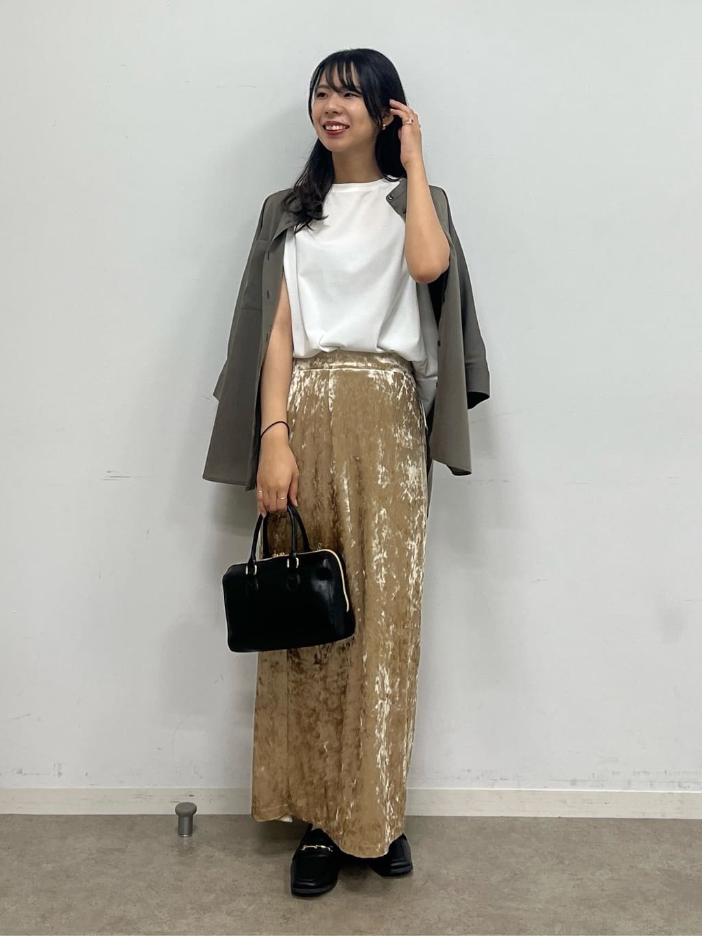 cotaniさんの「SHOO･LA･RUE｜【汗ジミ軽減/ひんやり/UV】大人のヘルシーな着こなしに タックノースリーブチュニック」を使ったコーディネート