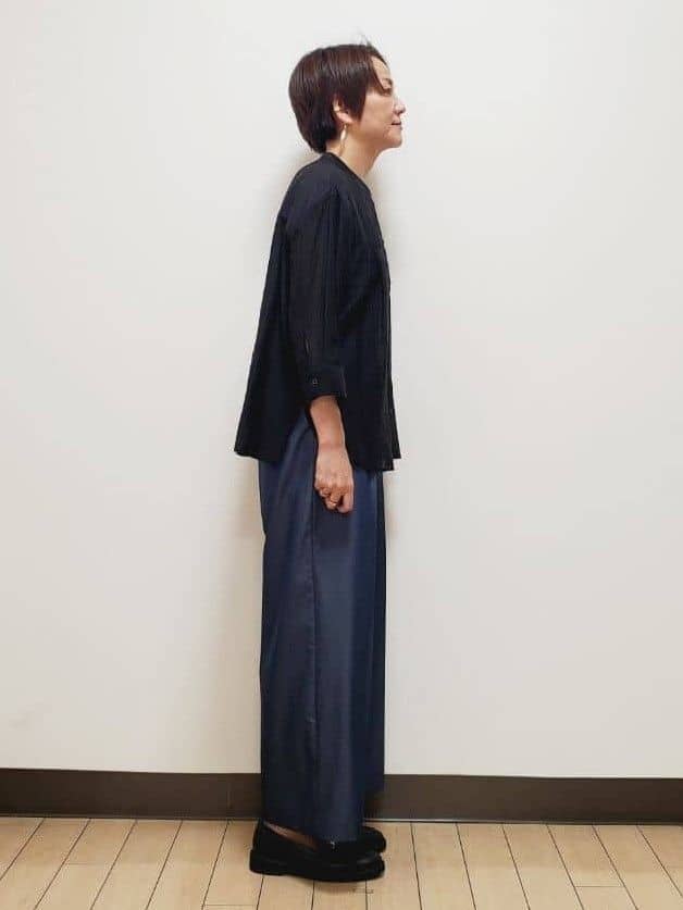 yuuさんの「Reflect｜【重ね着でも一枚着でも◎】バンドカラーオーバーサイズシャツブラウス」を使ったコーディネート