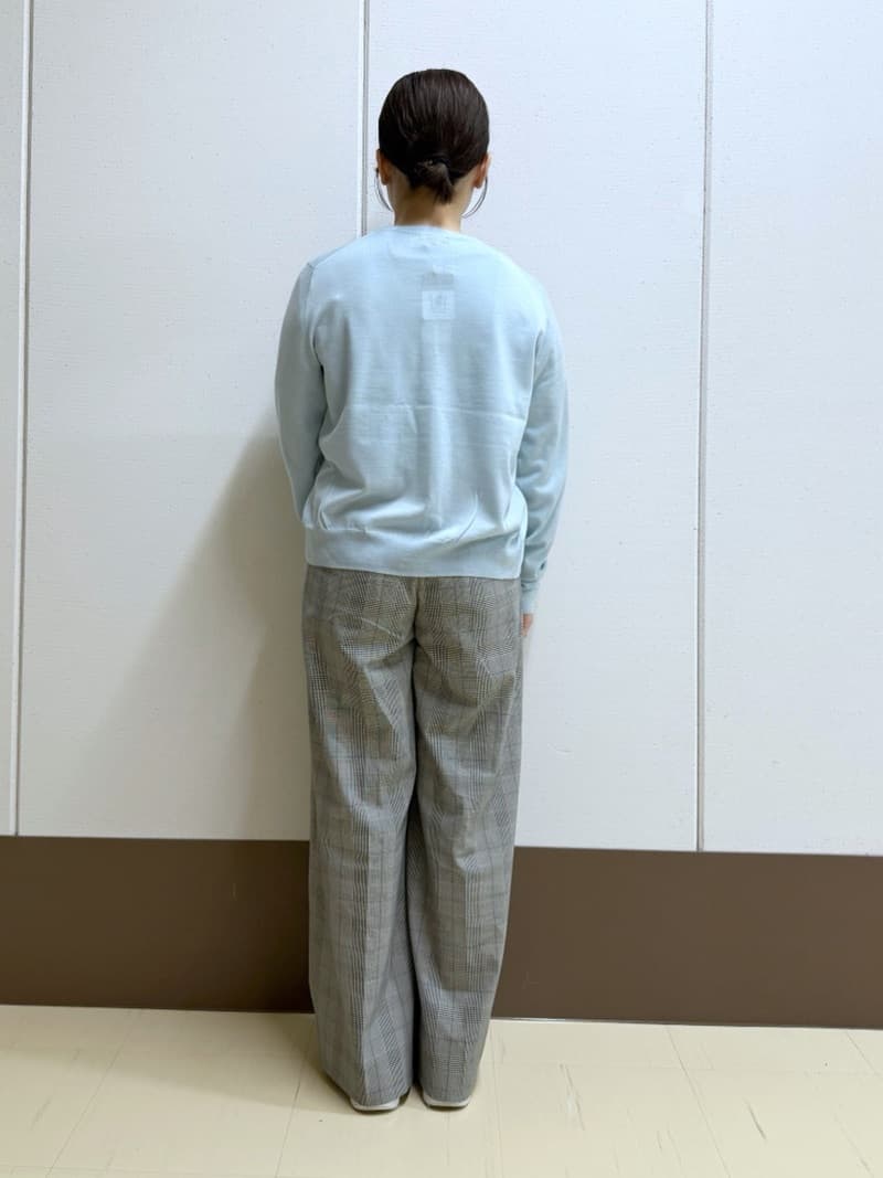Rikoさんの「INDIVI｜【洗える／毛玉になりにくい】エクストラファインウール Vネックニット」を使ったコーディネート
