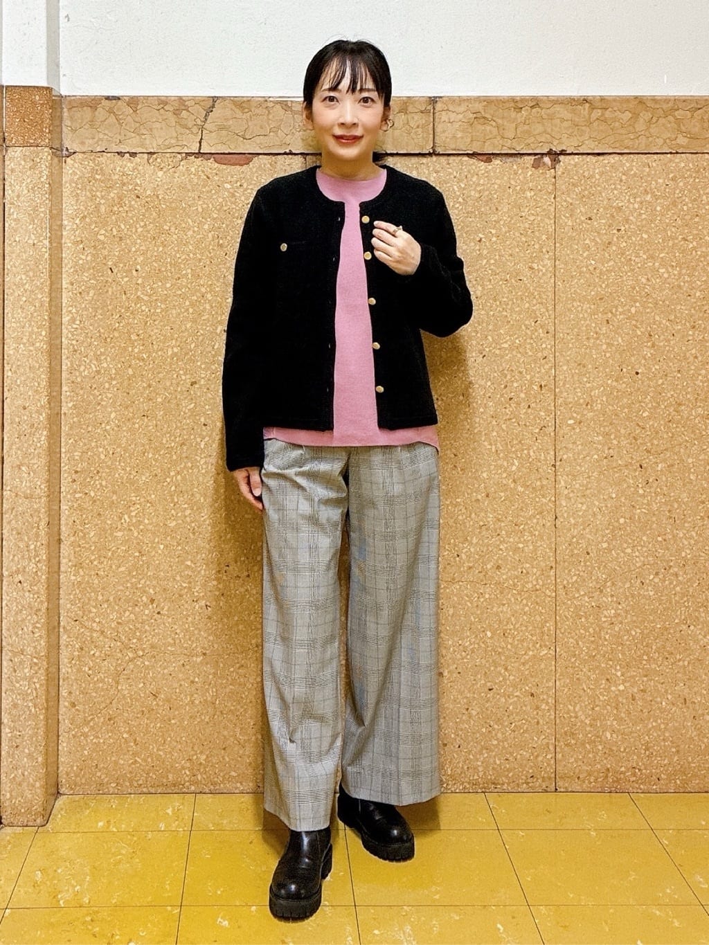 hattoriさんの「INDIVI｜【洗える／選べる8色】トーンアップニット」を使ったコーディネート
