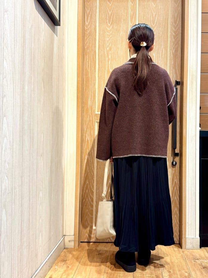 KAORIさんの「SHOO･LA･RUE｜配色ステッチがポイント 襟付きジップニットカーディガン」を使ったコーディネート
