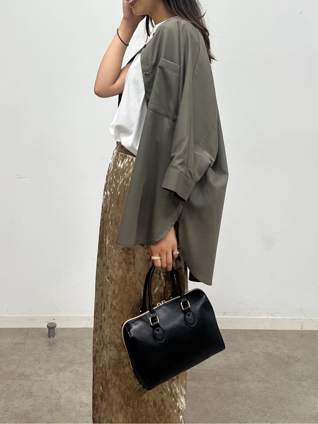 cotaniさんの「SHOO･LA･RUE｜【汗ジミ軽減/ひんやり/UV】大人のヘルシーな着こなしに タックノースリーブチュニック」を使ったコーディネート