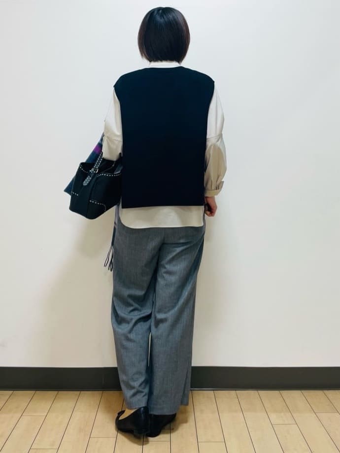 Riiさんの「Reflect｜【さらっと一枚で決まる／重ね着にもおすすめ◎】タックスリーブシャツブラウス」を使ったコーディネート