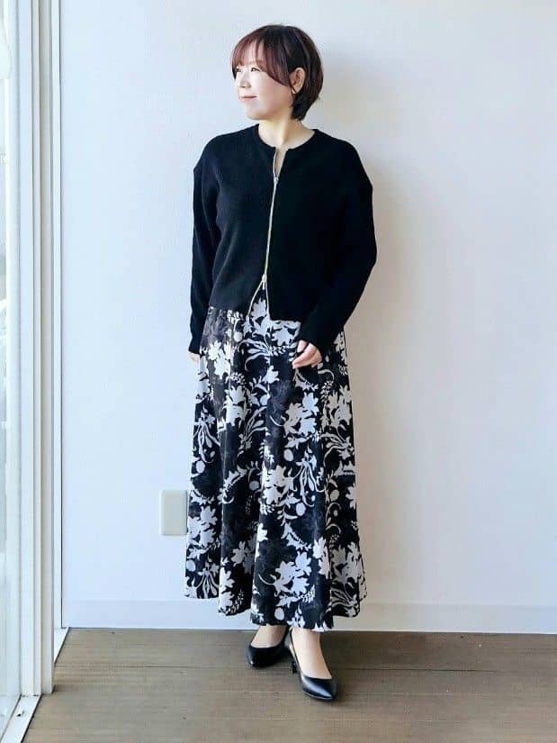 やじまさんの「UNTITLED｜【ゆったりサイズ／着丈短め】ジップニットカーディガン」を使ったコーディネート