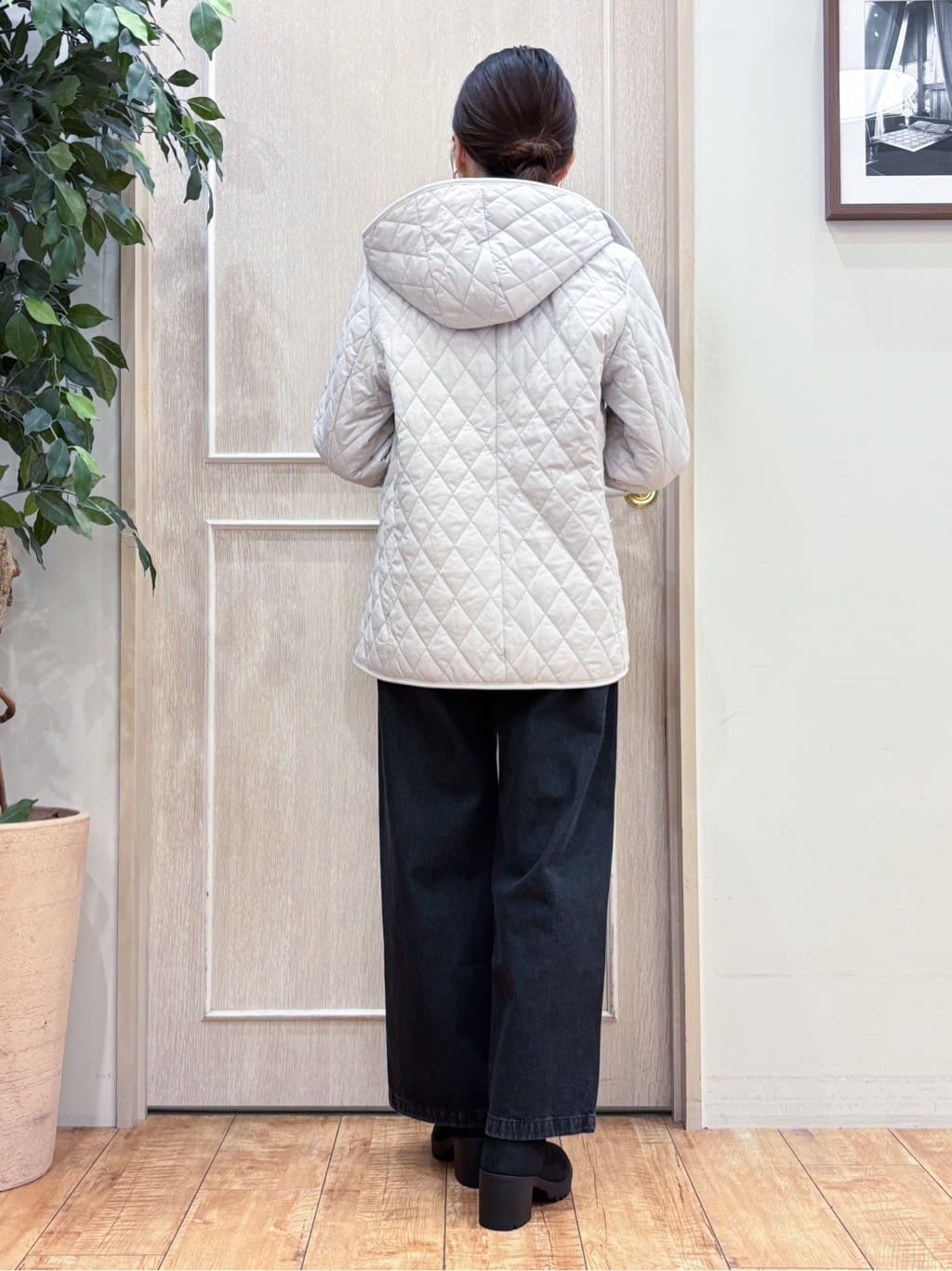 なみさんの「SHOO･LA･RUE｜【高レビュー/S-LL】脚のラインを拾いにくい デニムワイドパンツ」を使ったコーディネート