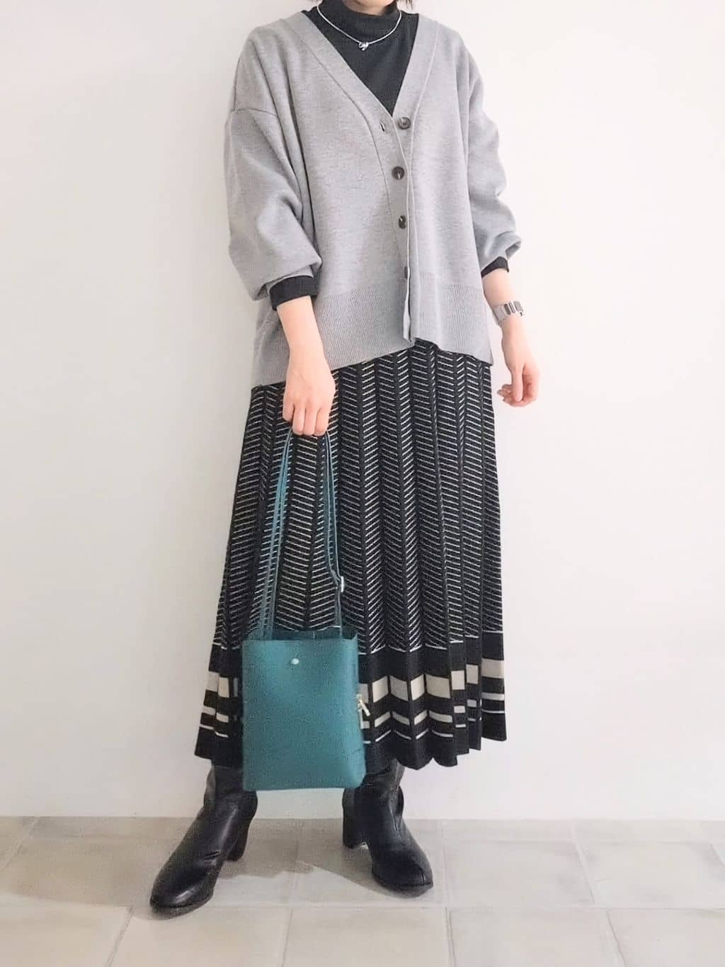 miomioさんの「SHOO･LA･RUE｜ストレッチブーツ」を使ったコーディネート