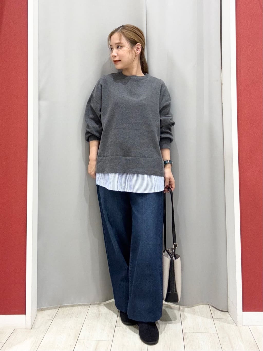 shioさんの「SHOO･LA･RUE｜【高レビュー/S-LL】脚のラインを拾いにくい デニムワイドパンツ」を使ったコーディネート