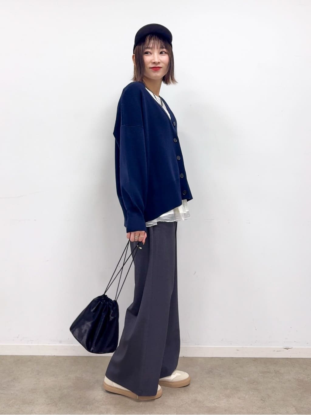 𝐜𝐡𝐢𝐤𝐚さんの「SHOO･LA･RUE｜【洗える/毛玉レス】表面がきれいなVネックカーディガン」を使ったコーディネート