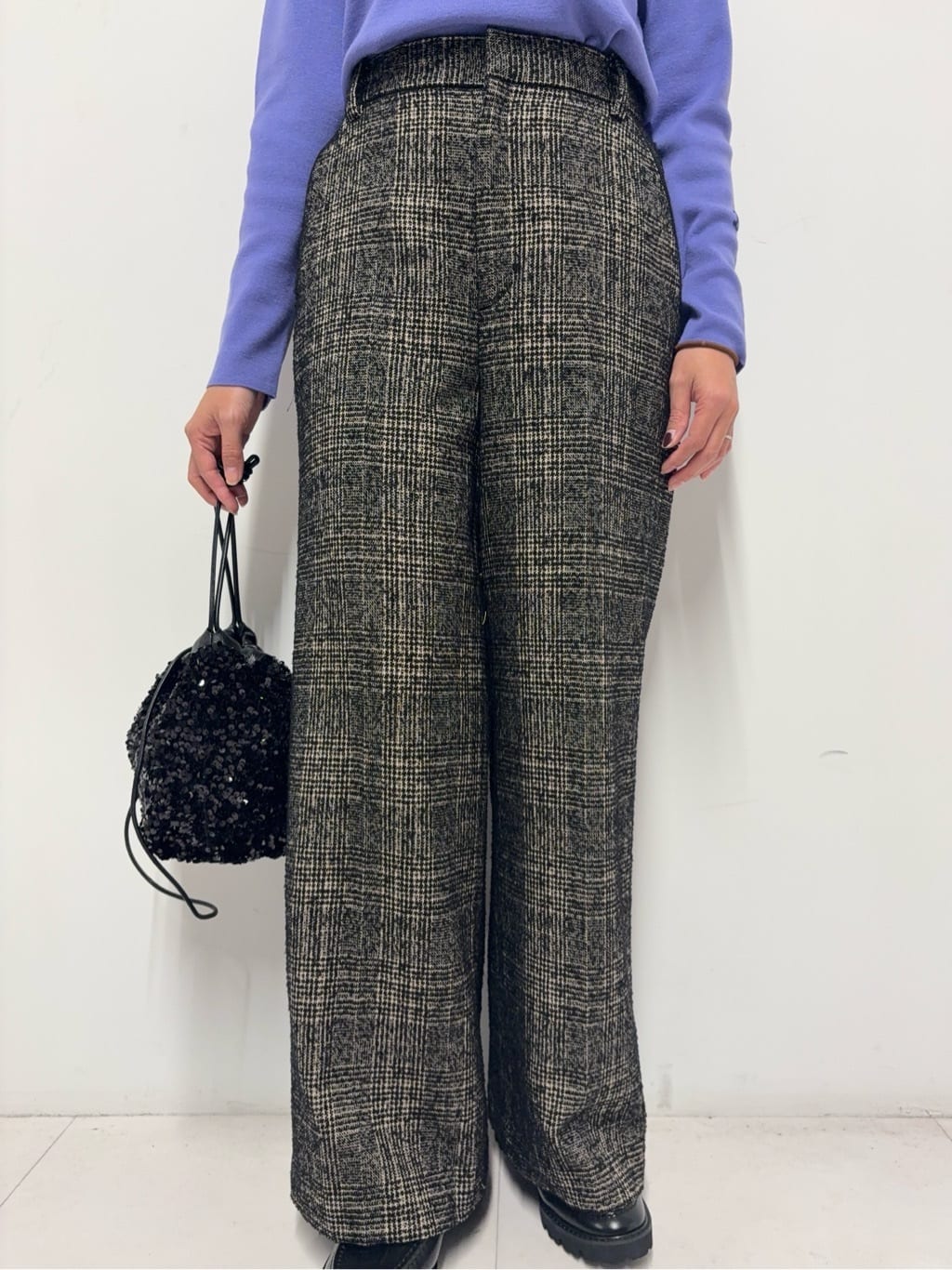Nishijimaさんの「DRESSTERIOR｜ストレッチフルニードルニット」を使ったコーディネート