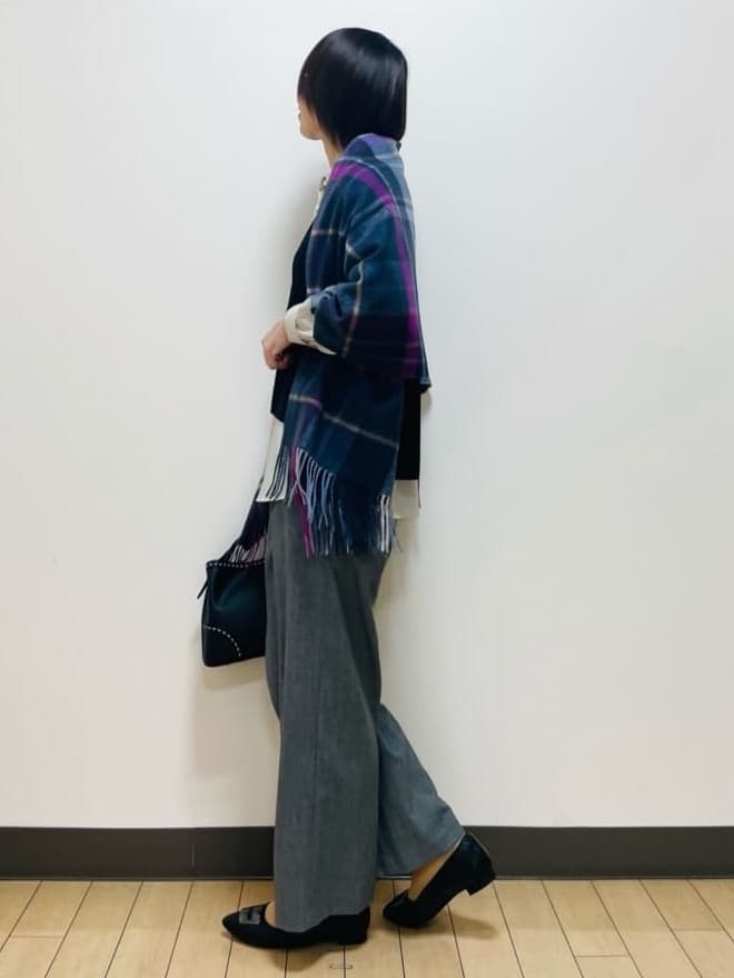 Riiさんの「Reflect｜【さらっと一枚で決まる／重ね着にもおすすめ◎】タックスリーブシャツブラウス」を使ったコーディネート