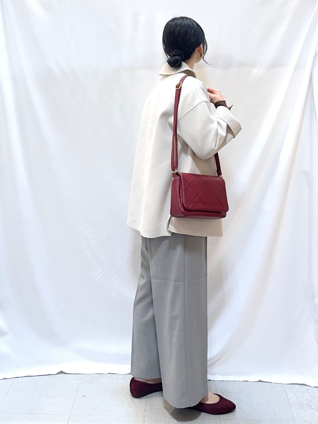 𝐇𝐢𝐫𝐨𝐦𝐢さんの「SHOO･LA･RUE｜裾フリルレイヤードトップス」を使ったコーディネート