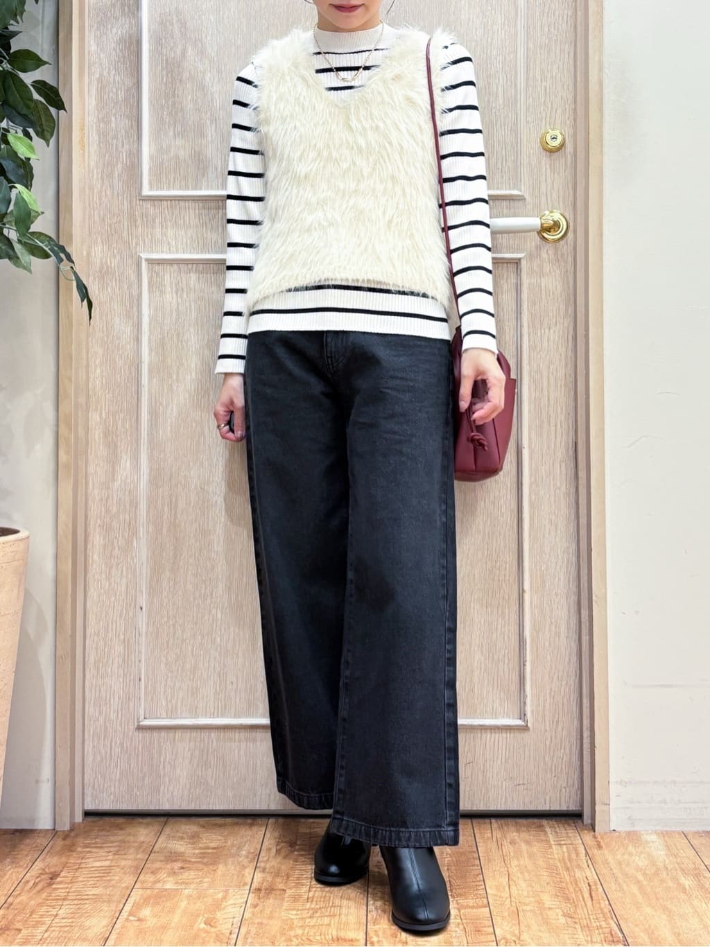 なみさんの「SHOO･LA･RUE｜【高レビュー/2点セット】着るだけでコーデが決まる フェザーニットベスト&times;リブニット」を使ったコーディネート