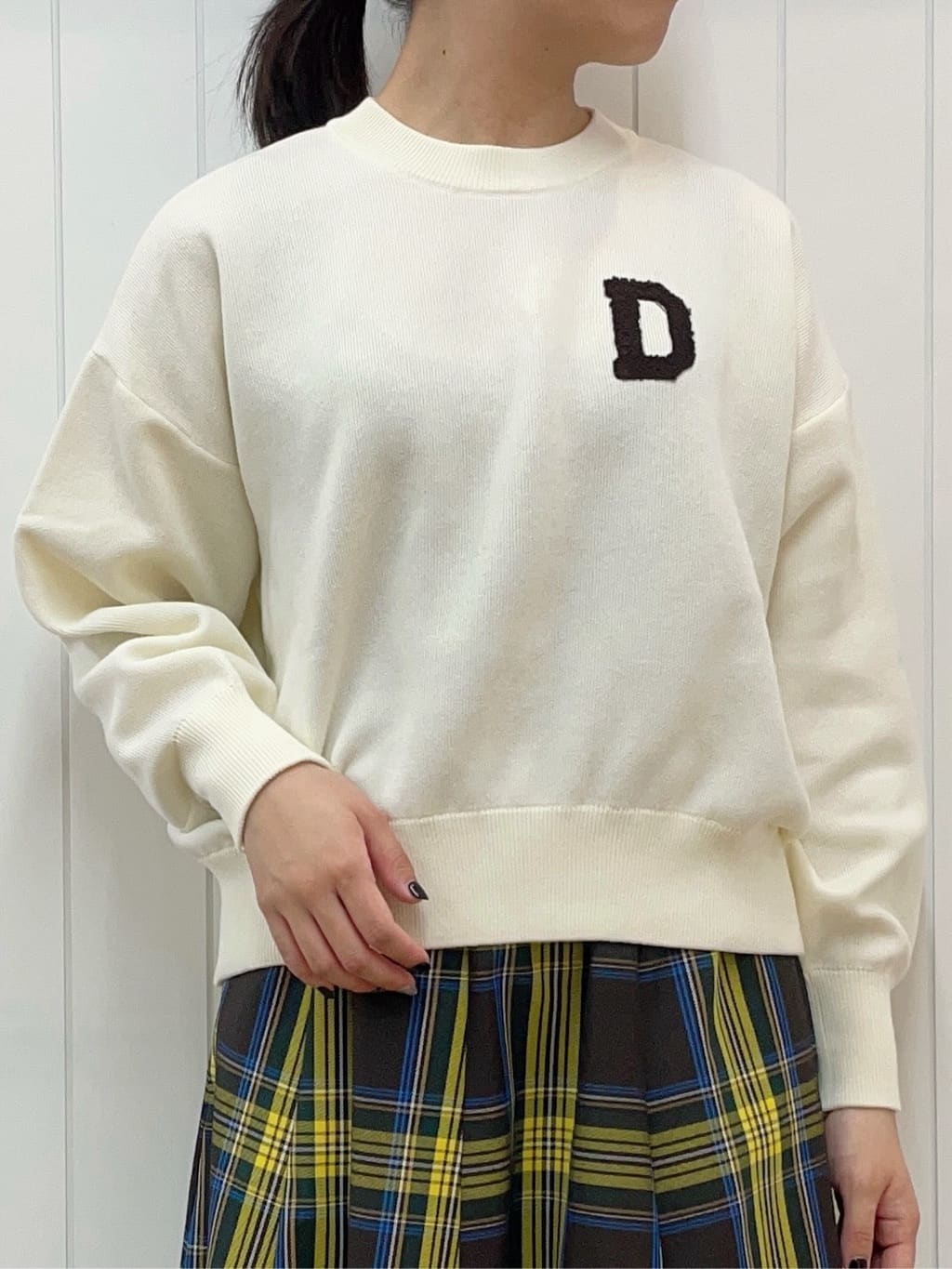 Mayaさんの「Dessin｜【洗える】Dサガラ刺繍ワッペン付きニット」を使ったコーディネート