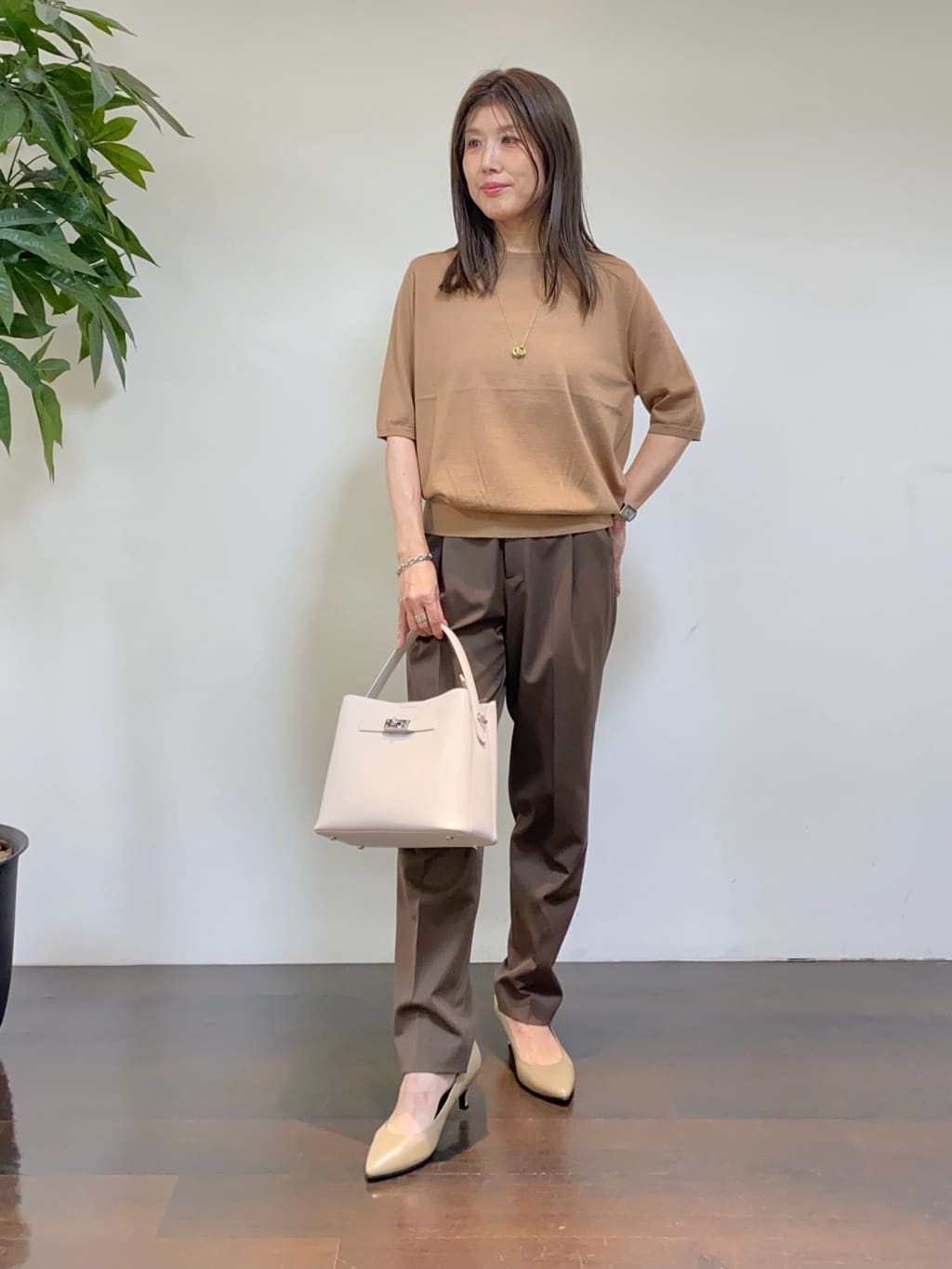 tomoさんの「UNTITLED｜【アンサンブル可/洗える/Vネック】ウールシルクカーディガン」を使ったコーディネート