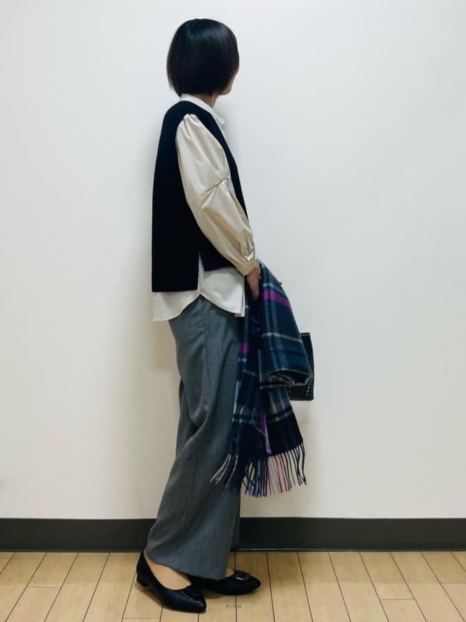 Riiさんの「Reflect｜【さらっと一枚で決まる／重ね着にもおすすめ◎】タックスリーブシャツブラウス」を使ったコーディネート