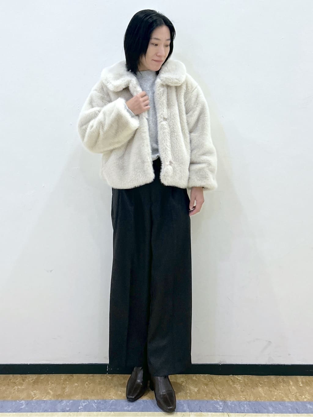 su.さんの「index｜ふんわりボトルネックパフスリーブニット【洗濯機OK】」を使ったコーディネート