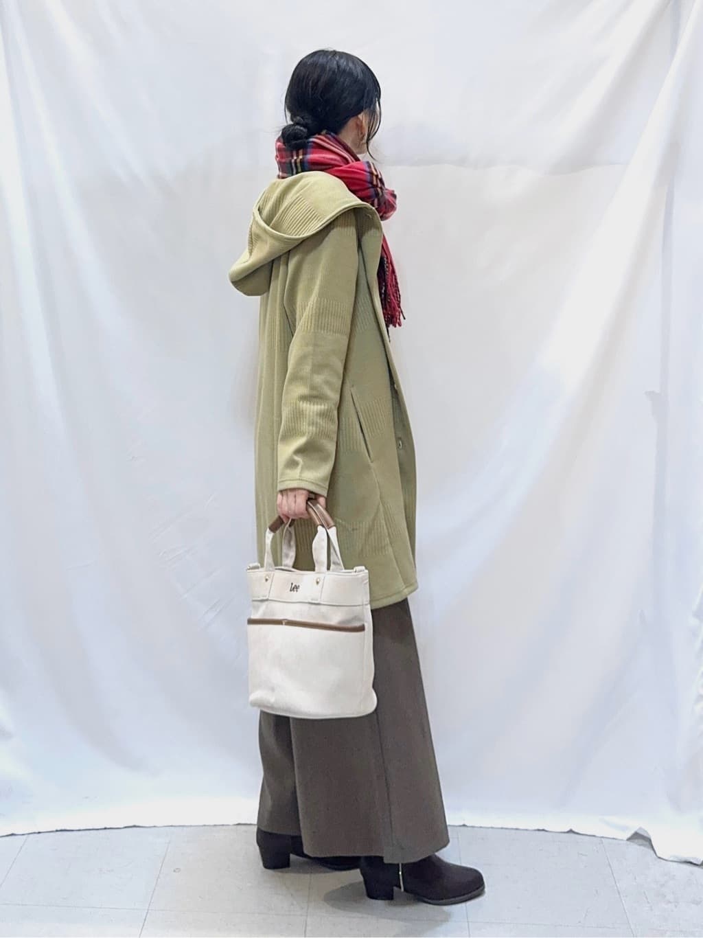 𝐇𝐢𝐫𝐨𝐦𝐢さんの「SHOO･LA･RUE｜【高レビュー/体型カバー】しながらスマートに魅せる ラインジャカードコーディガン」を使ったコーディネート