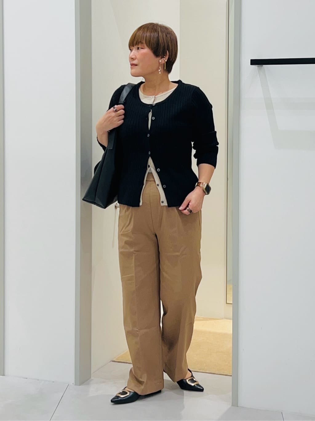 タナさんの「THE SHOP TK｜【アンチピリング/静電気防止/洗える】ヘンリーレイヤードニット」を使ったコーディネート