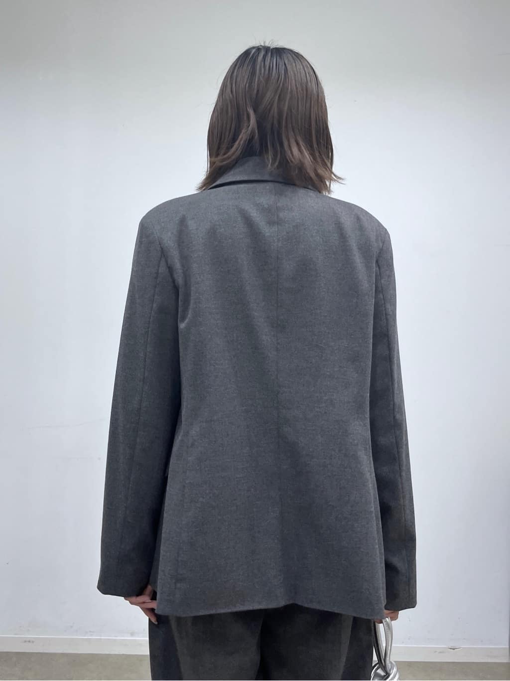Harukaさんの「INDIVI｜【MILLELA FIRENZE】ループハンドルバッグ」を使ったコーディネート
