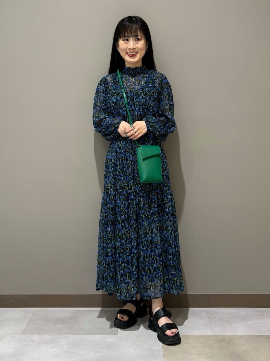 KEIKOさんの「INDIVI｜【秋映え柄/セットアップ可能】フラワーシフォンブラウス」を使ったコーディネート