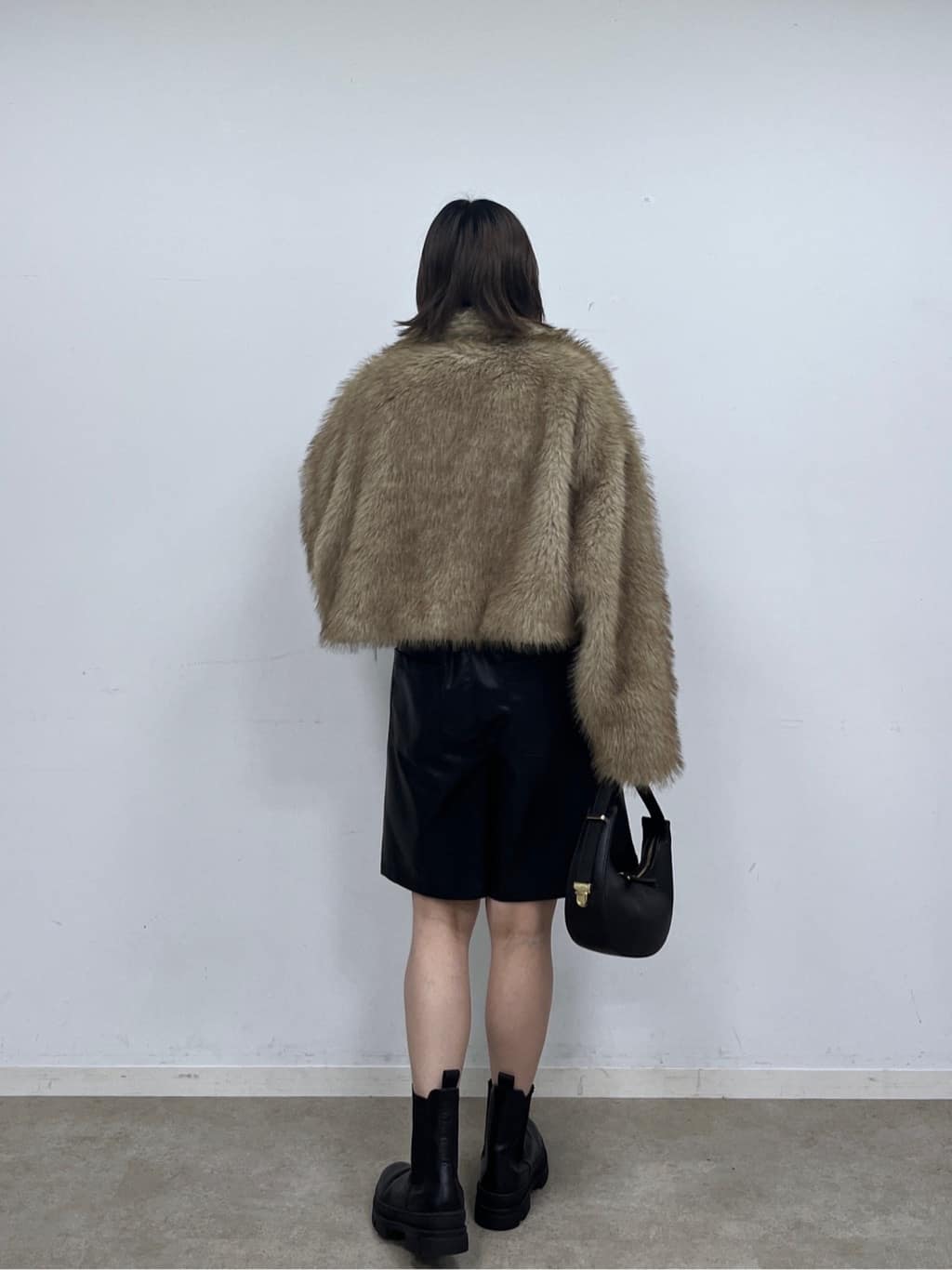 Harukaさんの「INDIVI｜【MILLELA FIRENZE】ショルダームーンバッグ」を使ったコーディネート