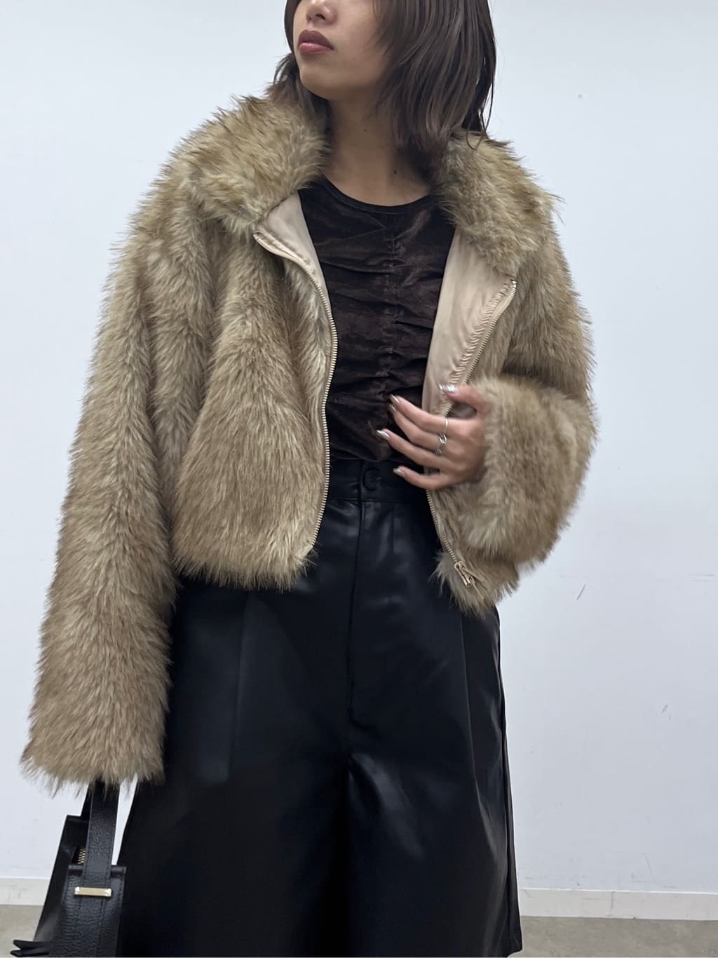 Harukaさんの「INDIVI｜【MILLELA FIRENZE】ショルダームーンバッグ」を使ったコーディネート