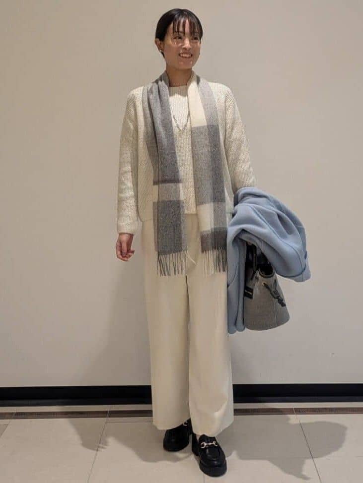 mikiさんの「COUP DE CHANCE｜【リバー仕立て／裏地無し】軽く羽織れるウールリバーコート」を使ったコーディネート