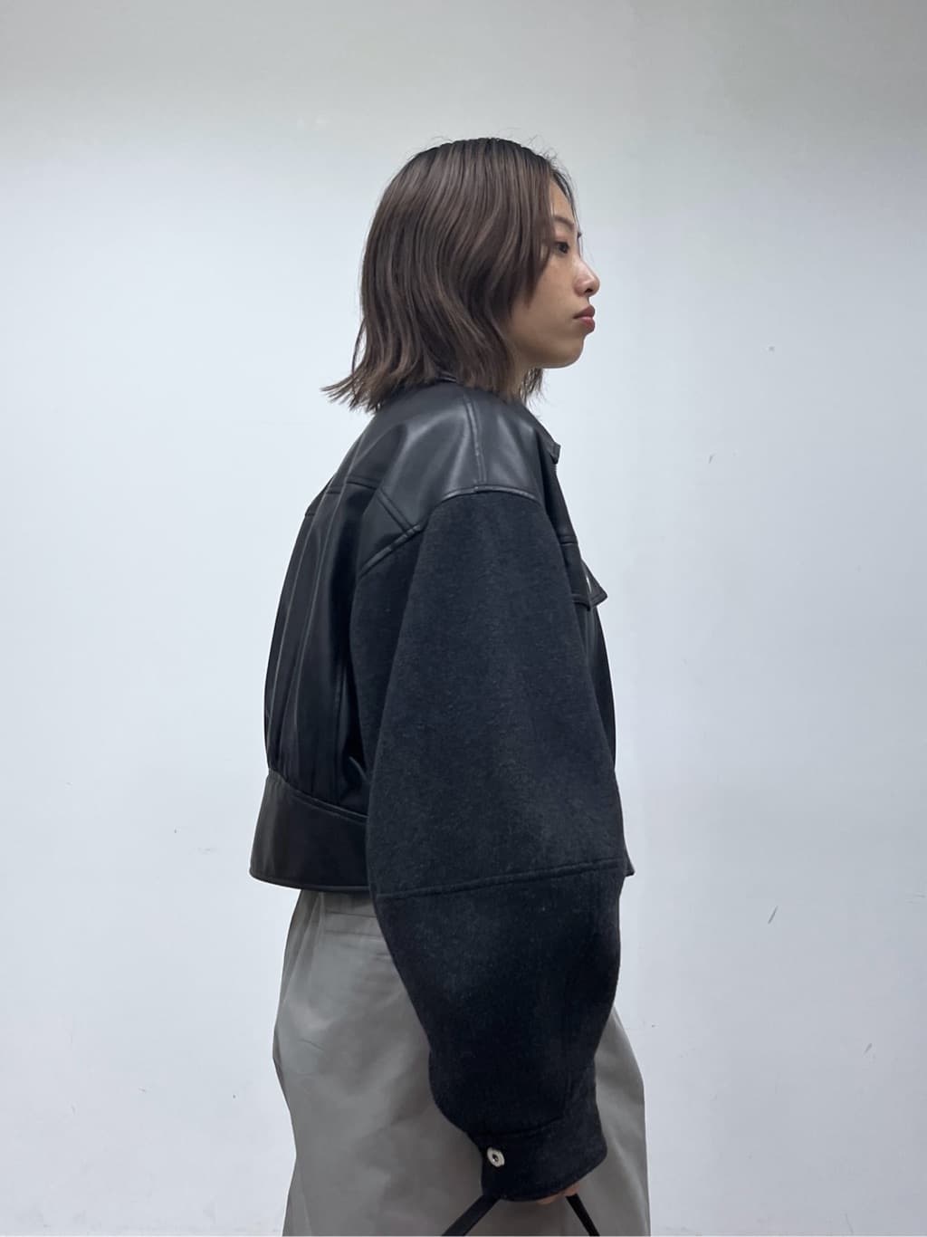 Harukaさんの「INDIVI｜チノシャンプレータックパンツ」を使ったコーディネート