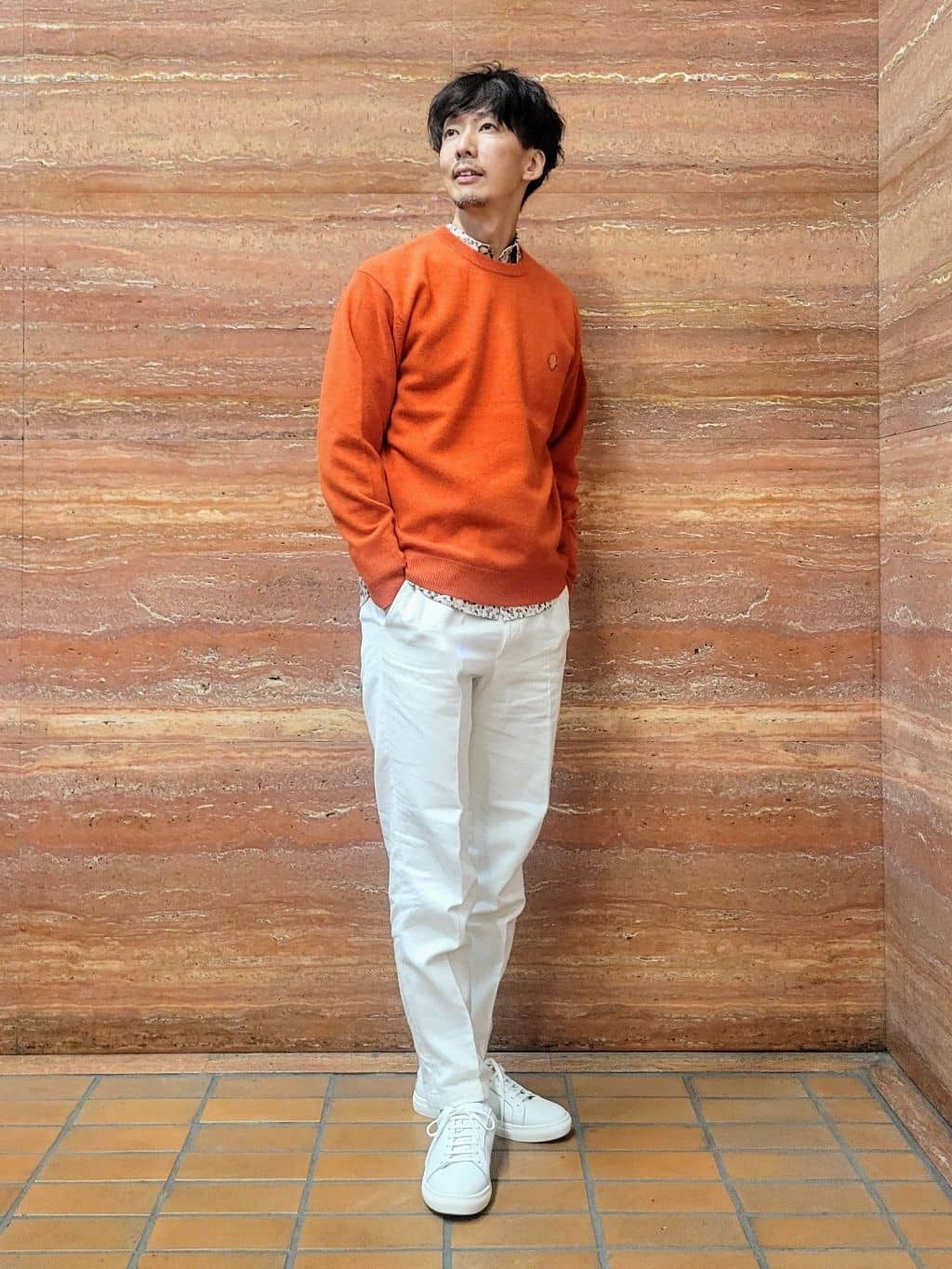 piroyaさんの「TAKEO KIKUCHI｜【Air Palette Knit】ワンポイント カラーニット プルオーバー」を使ったコーディネート