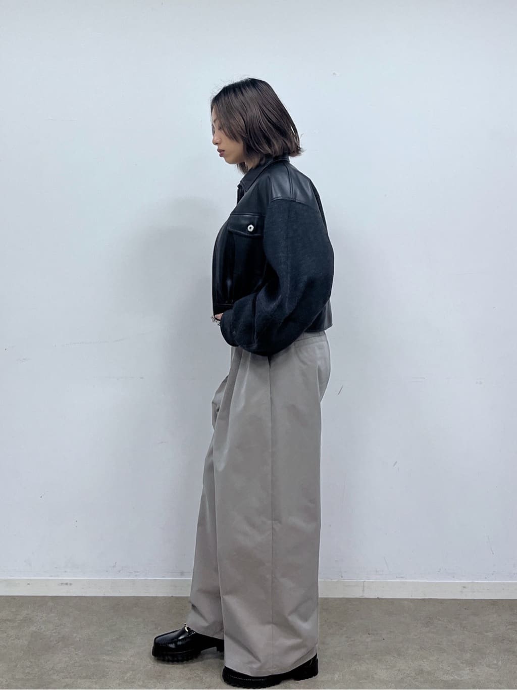 Harukaさんの「INDIVI｜チノシャンプレータックパンツ」を使ったコーディネート