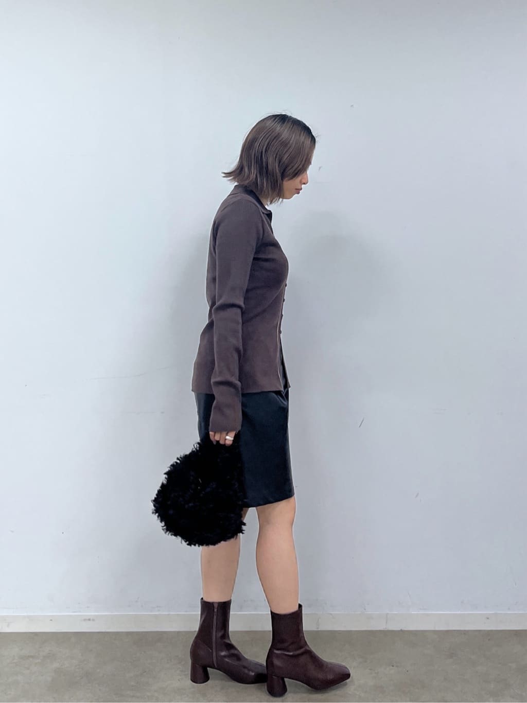 Harukaさんの「INDIVI｜【再入荷】パネルストレッチショートブーツ」を使ったコーディネート