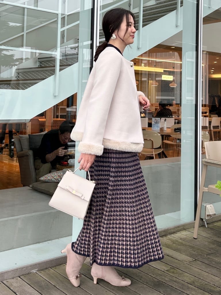 shinoさんの「Couture brooch｜【クラシカル・大人上品】千鳥ジャカードニットプリーツスカート」を使ったコーディネート