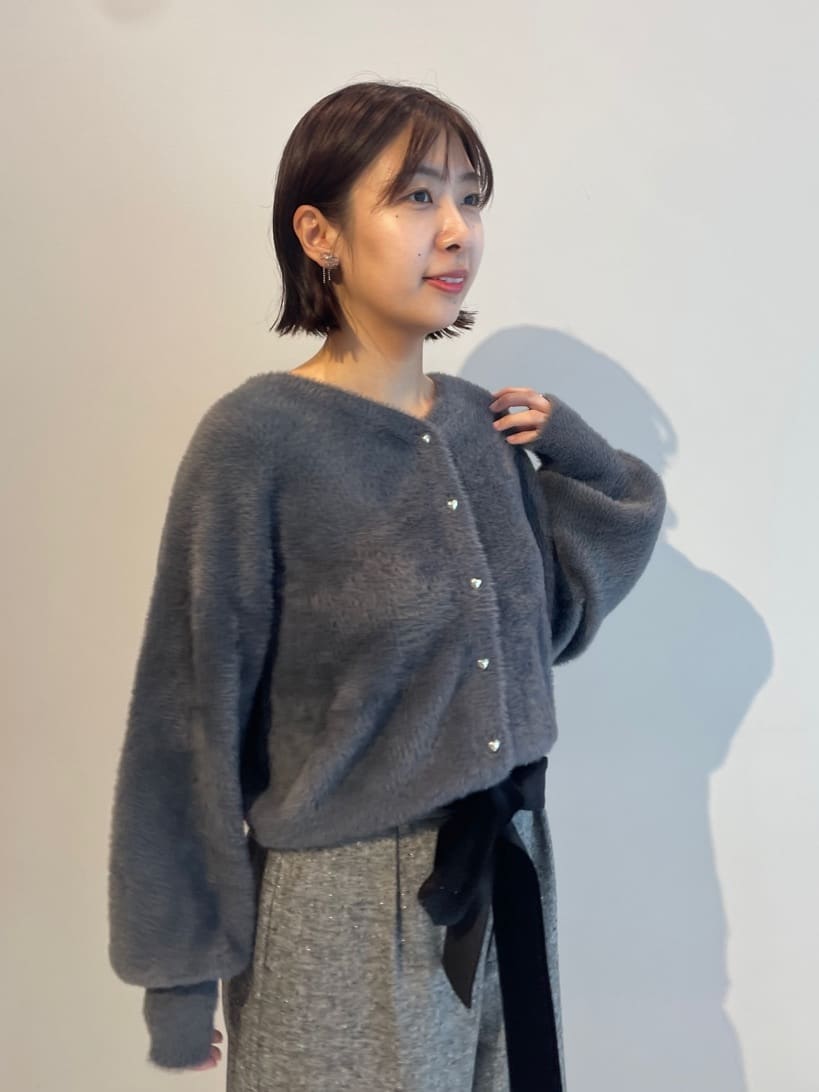 abeさんの「Couture brooch｜【上品華やか・通勤】ラメツイード ワイドパンツ」を使ったコーディネート