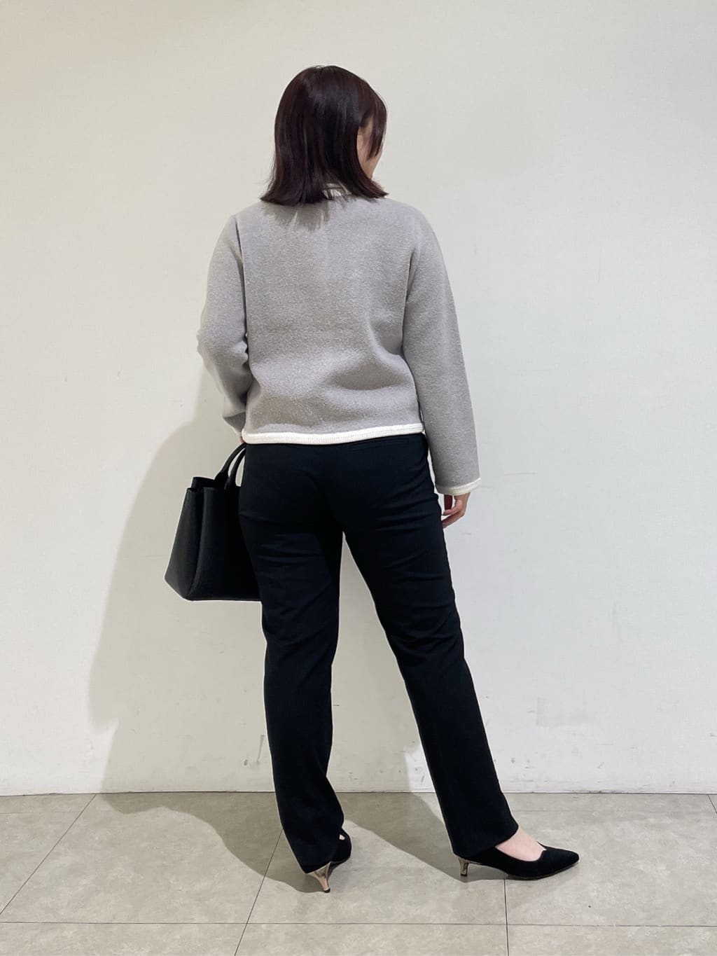 emikaさんの「INDIVI｜【ミニブークレ素材】ジャケットライクカーディガン」を使ったコーディネート