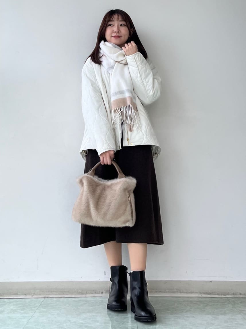 KAHOさんの「UNTITLED｜【ロング丈/ゆったりシルエット】テントライン ニットワンピース」を使ったコーディネート