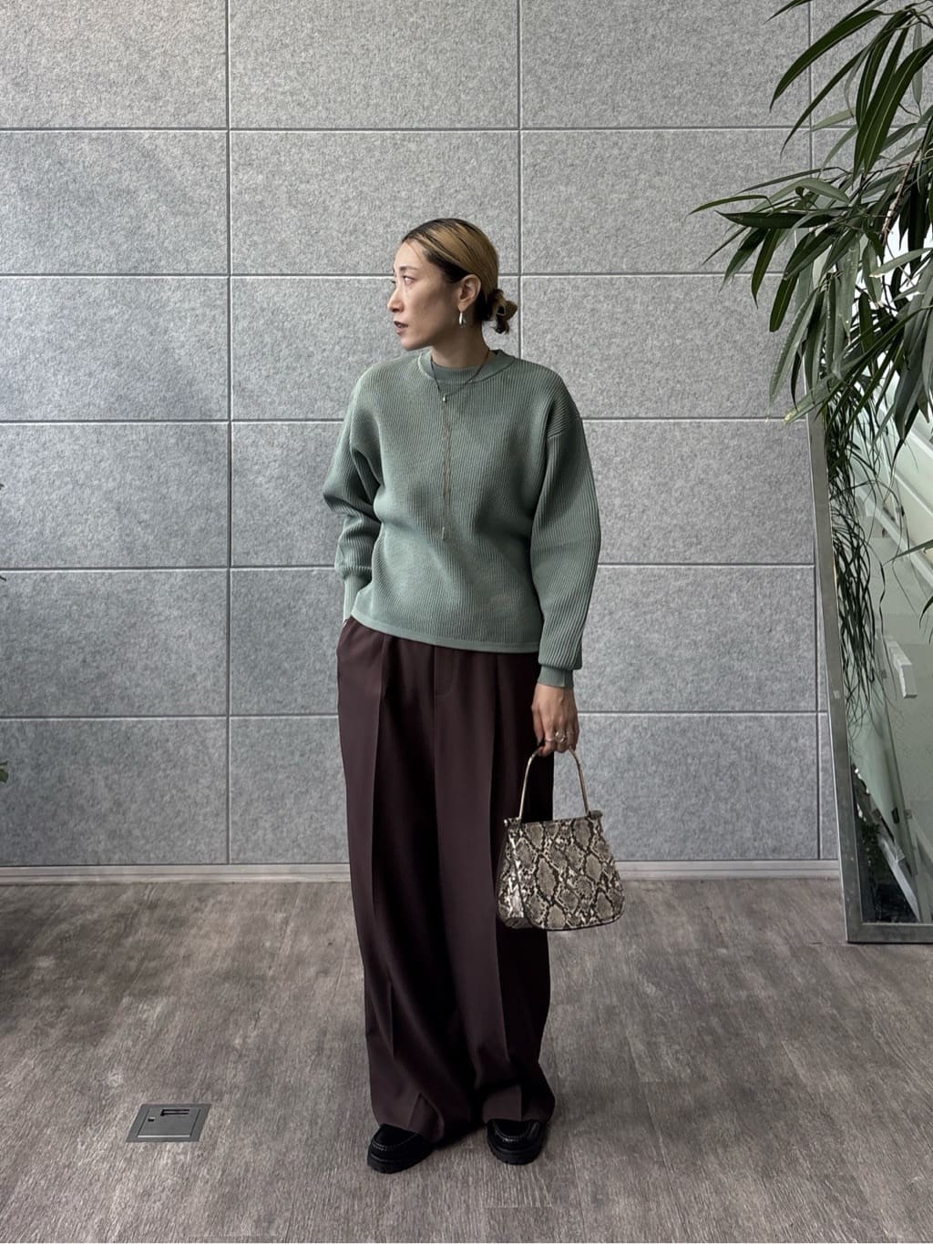 kotakiさんの「INDIVI｜Comfy SET UP｜イージーストレートワイドパンツ【セットアップ対応／通勤/カセット服】」を使ったコーディネート