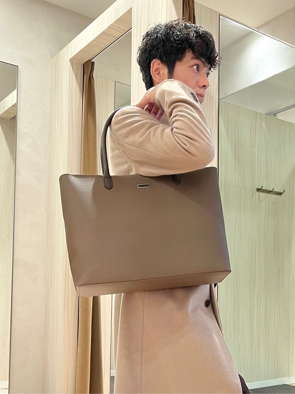 URAさんの「TAKEO KIKUCHI｜カシミヤブレンド ビーバー調チェスターコート」を使ったコーディネート
