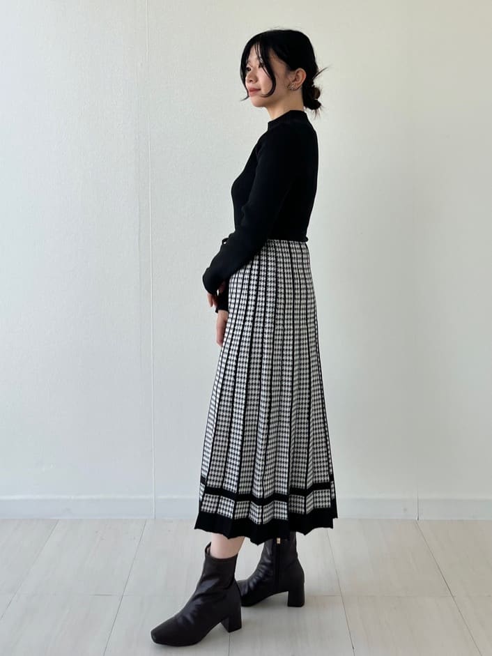 Mori Moriさんの「index｜【2WAY】オイル調合皮チェーンハンドルムーンミドルバッグ」を使ったコーディネート