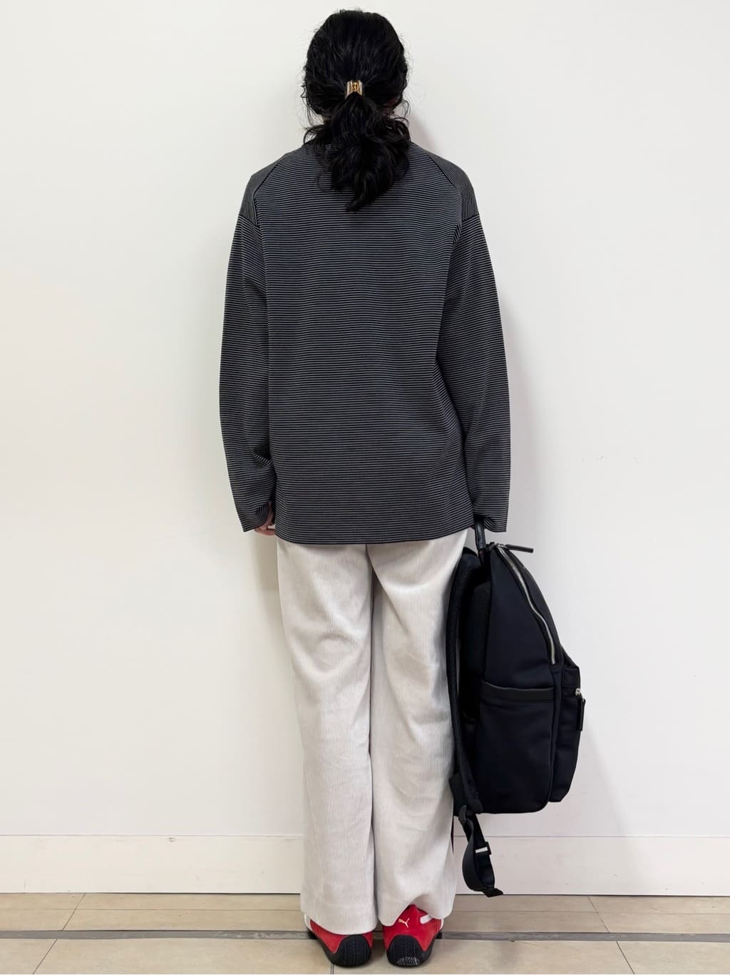 YOKOTAさんの「DRESSTERIOR｜コーデュロイイージーワイドパンツ」を使ったコーディネート